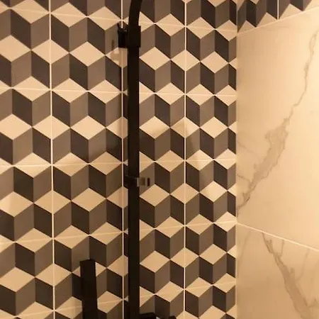 Etape Urbaine - Centre - Parking Inclus شقة *